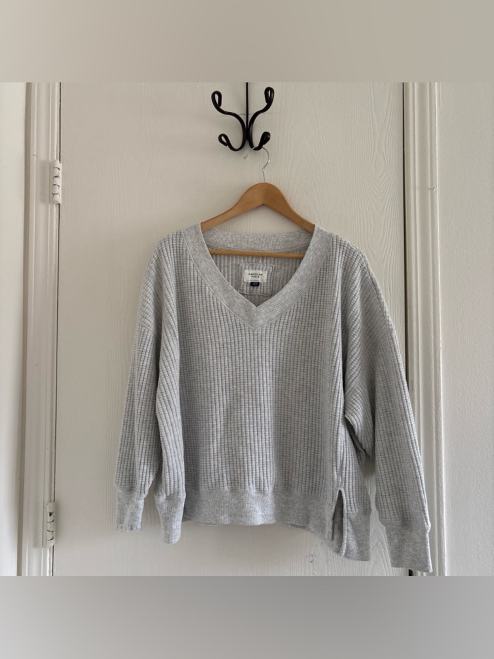 American Eagle Oversized Waffle Knit V-Neck Sweater Gray Size Small